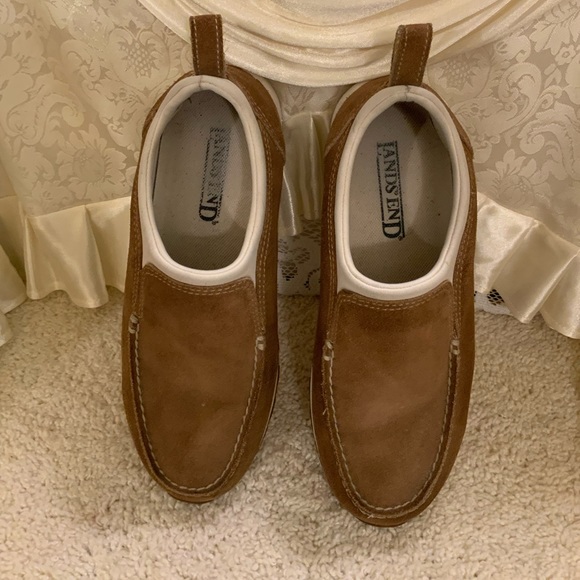 LAND’S END WOMENS SUEDE MOCCASIN CLOGS - Picture 2 of 7